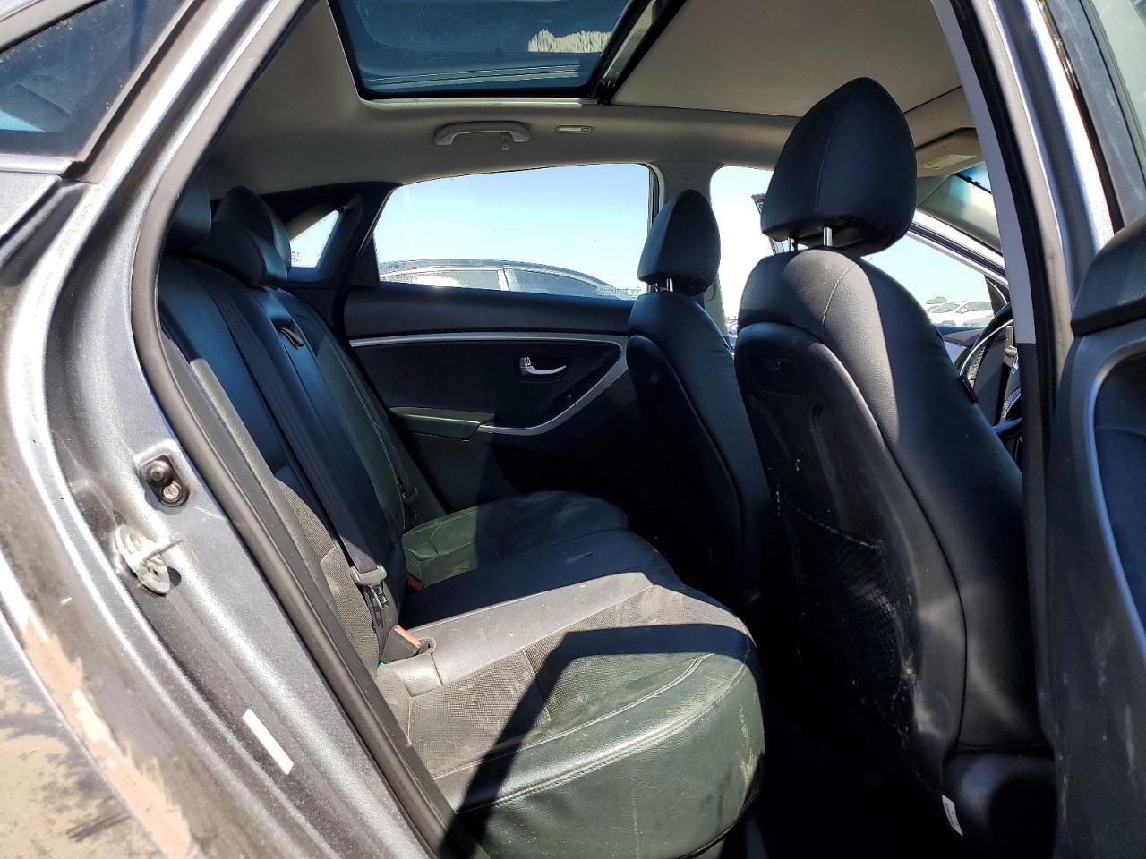 Hyundai ELANTRA Base