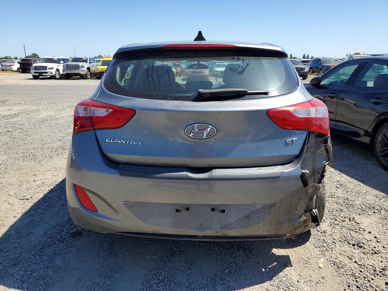 Hyundai ELANTRA Base