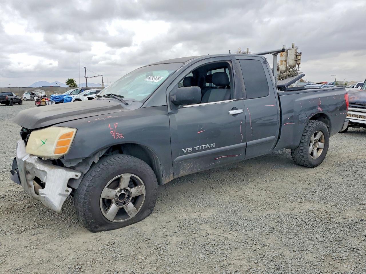 Salvage Nissan Titan Image