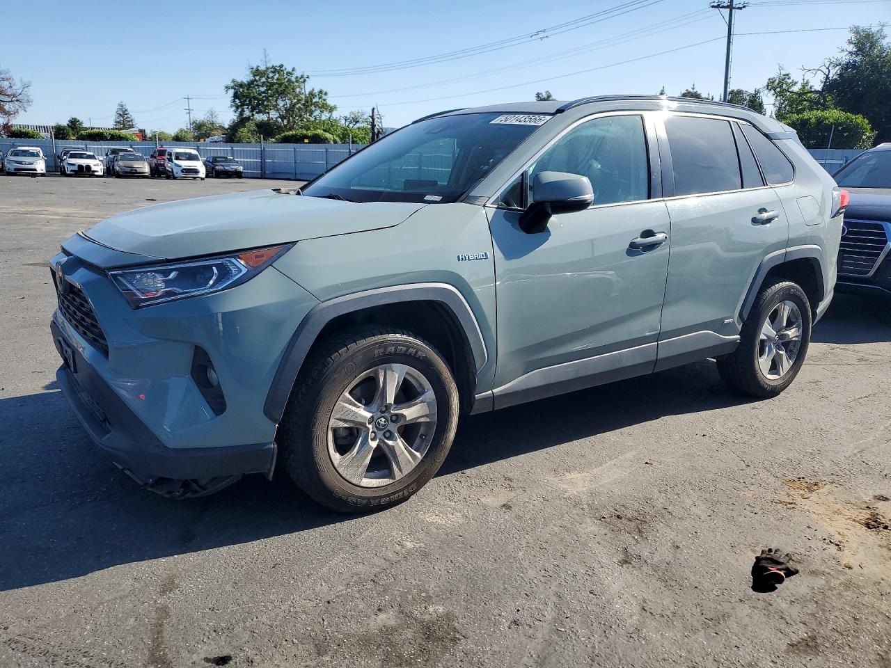 Salvage Toyota RAV4 Image