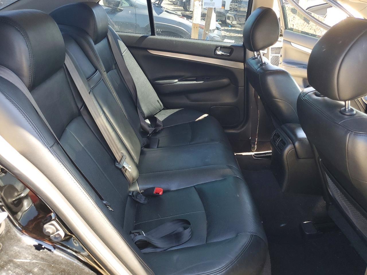 INFINITI G37 Journey