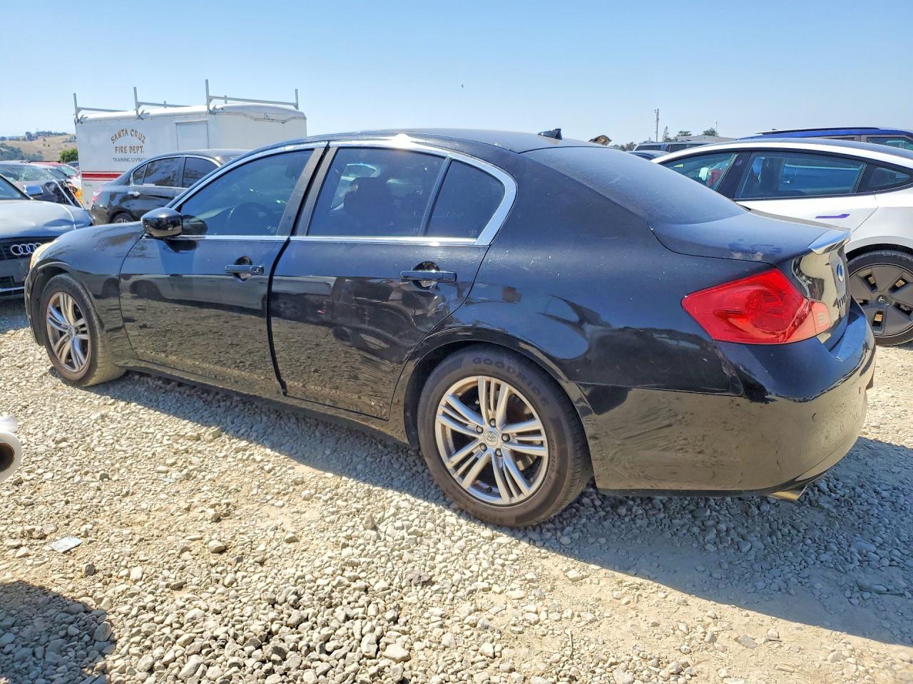 INFINITI G37 Journey