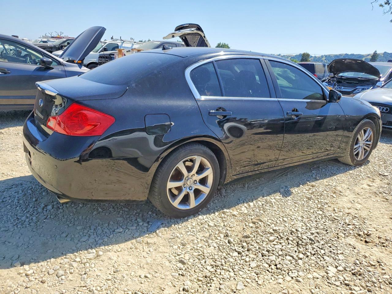 INFINITI G37 Journey