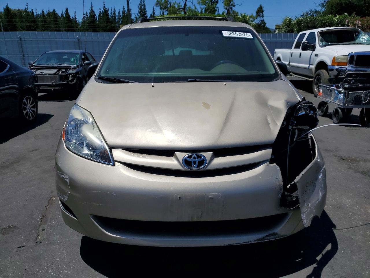 Toyota Sienna Ce 8 Passenger