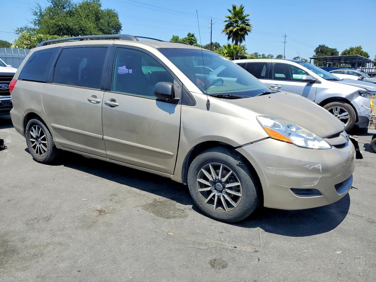 Toyota Sienna Ce 8 Passenger