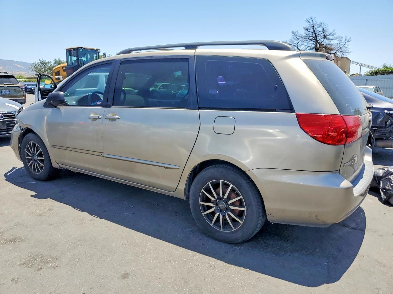 Toyota Sienna Ce 8 Passenger