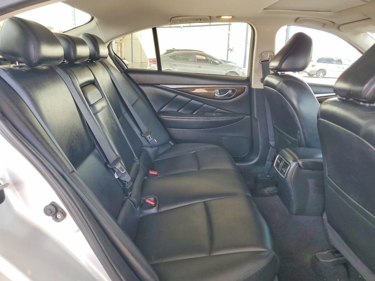 INFINITI Q50 Luxe