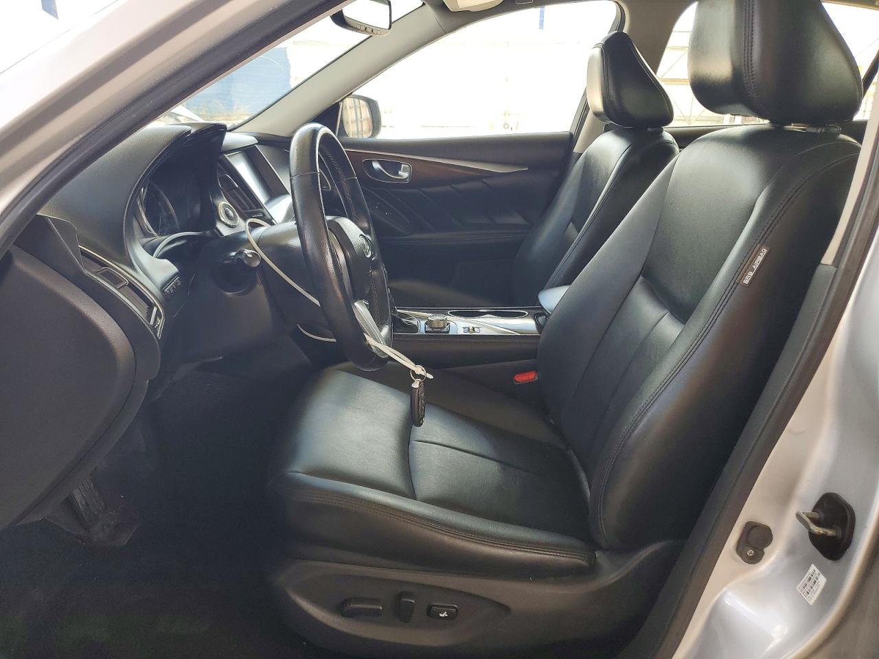 INFINITI Q50 Luxe