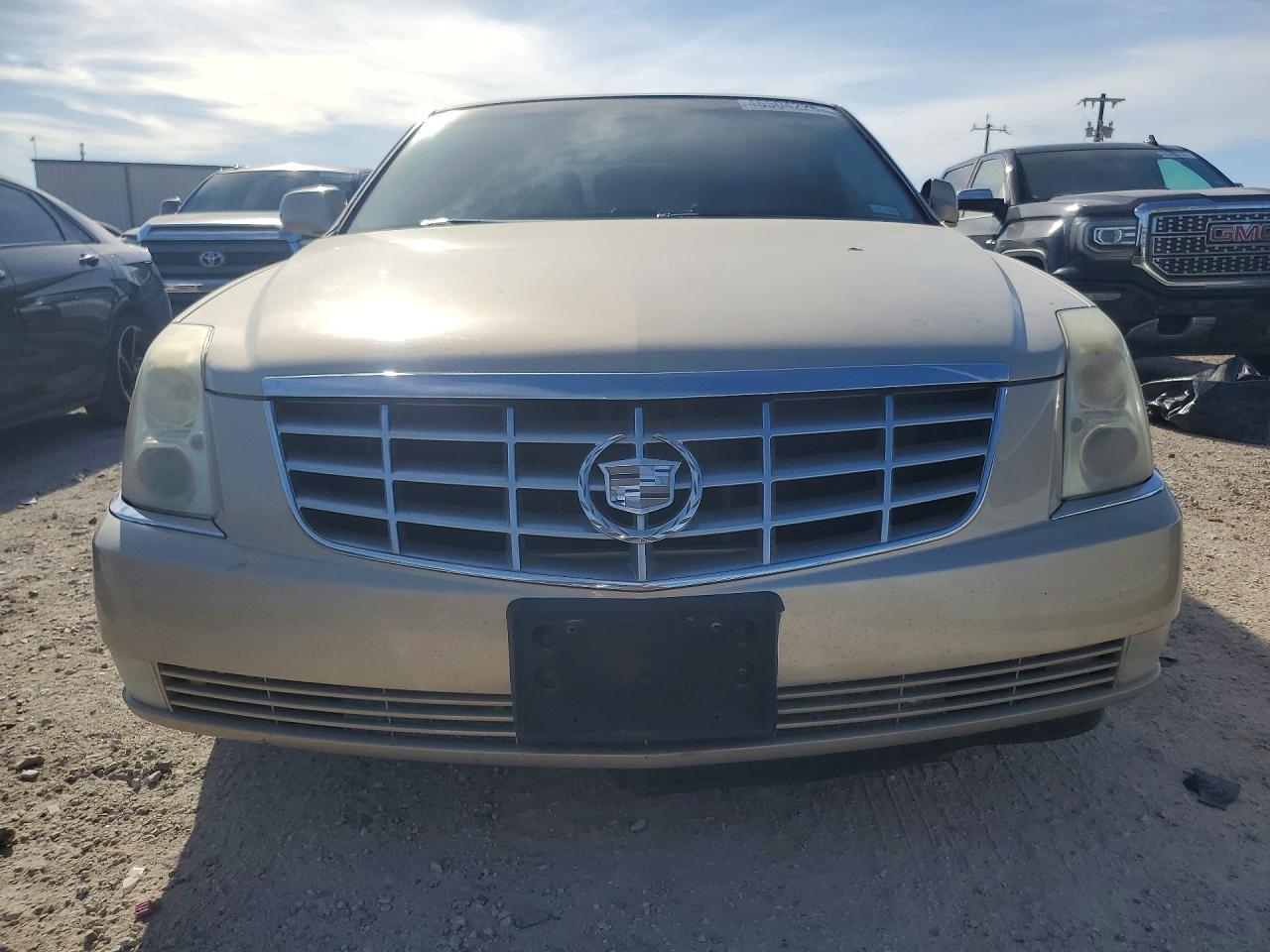 Cadillac DTS