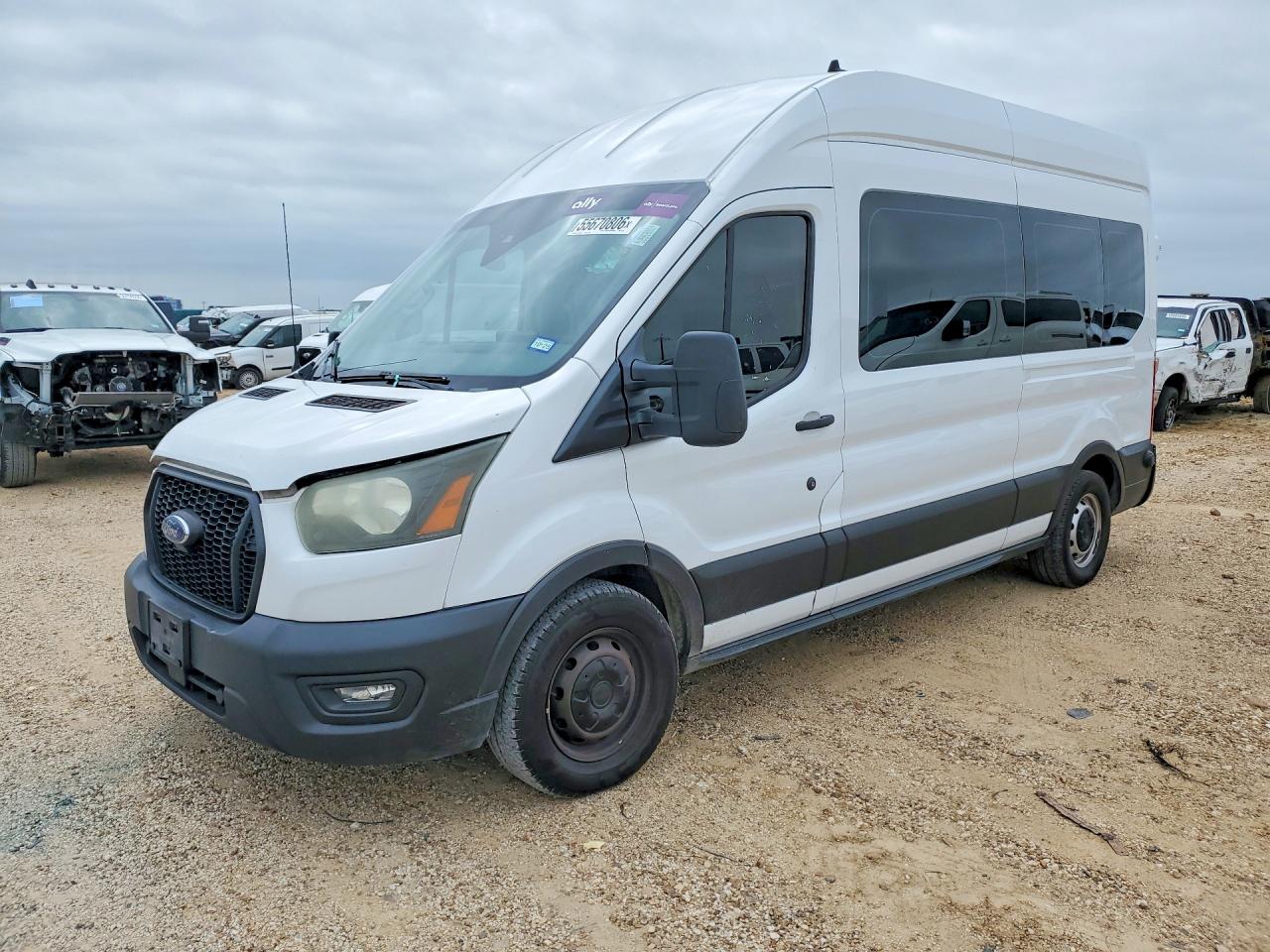 Salvage Ford Transit Image