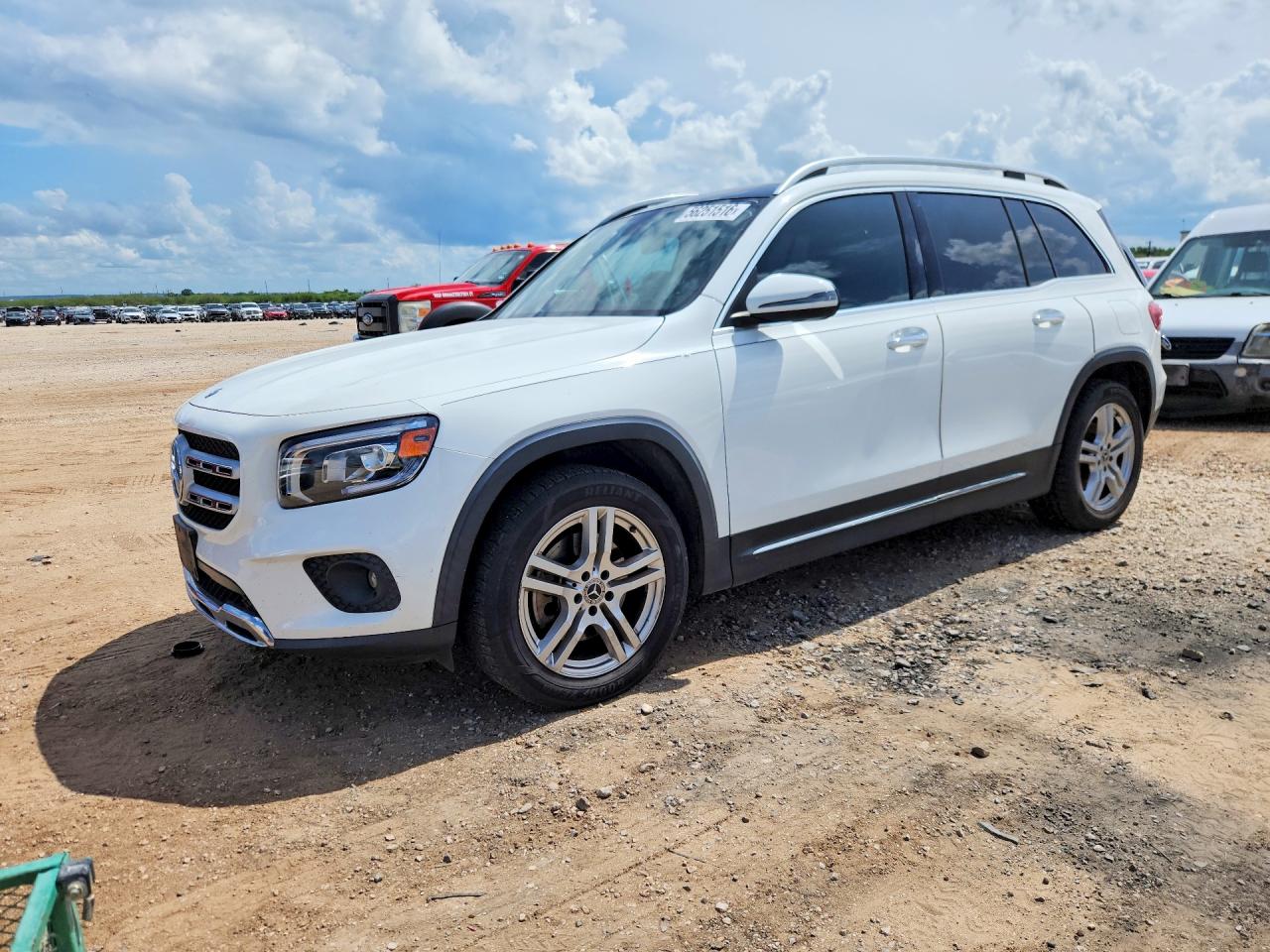 Salvage Mercedes-Benz GLB Image