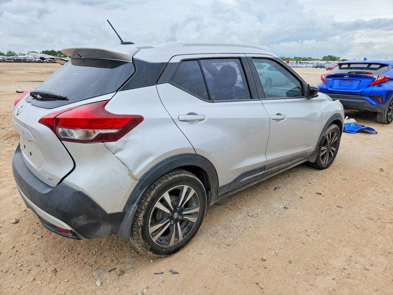 Nissan Kicks Sr