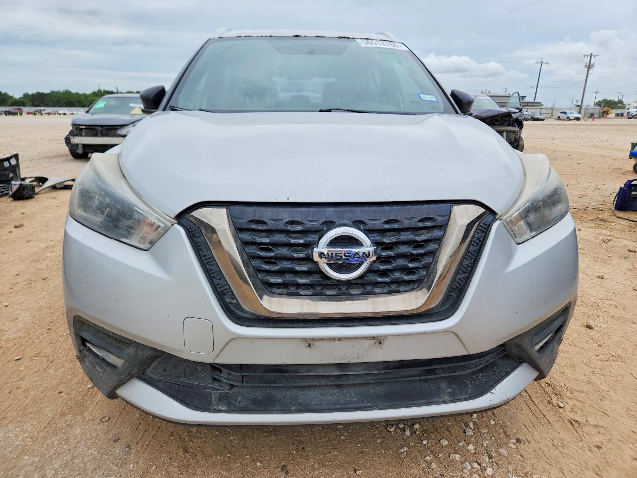Nissan Kicks Sr