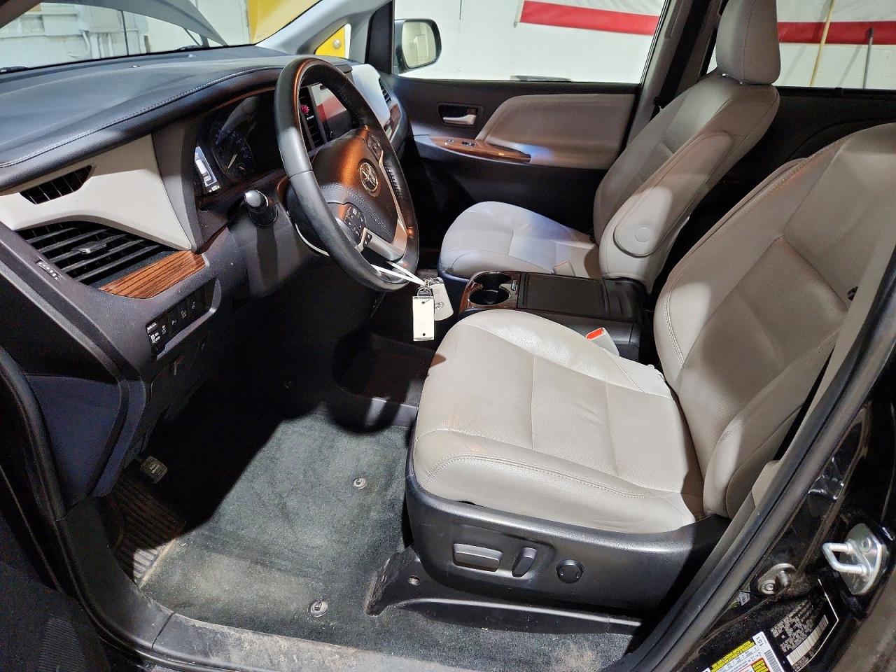 Toyota Sienna Limited 7-passenger