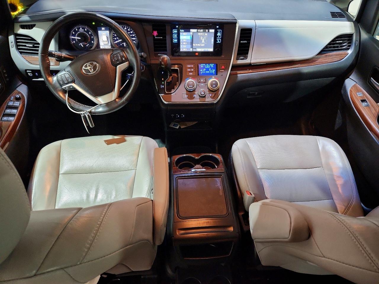 Toyota Sienna Limited 7-passenger