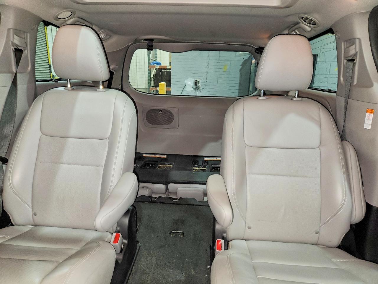Toyota Sienna Limited 7-passenger