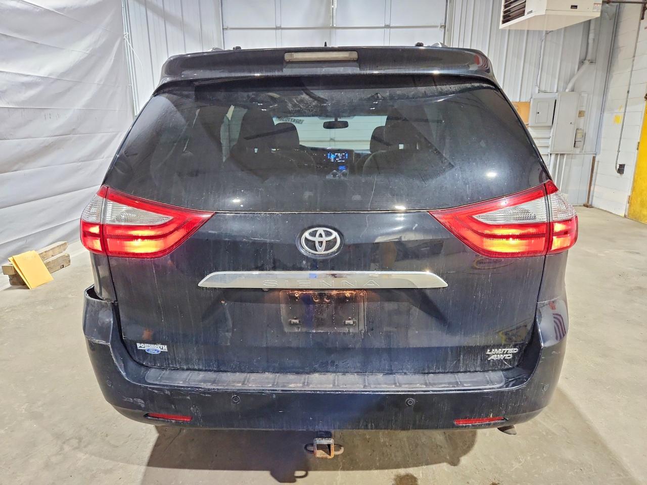 Toyota Sienna Limited 7-passenger