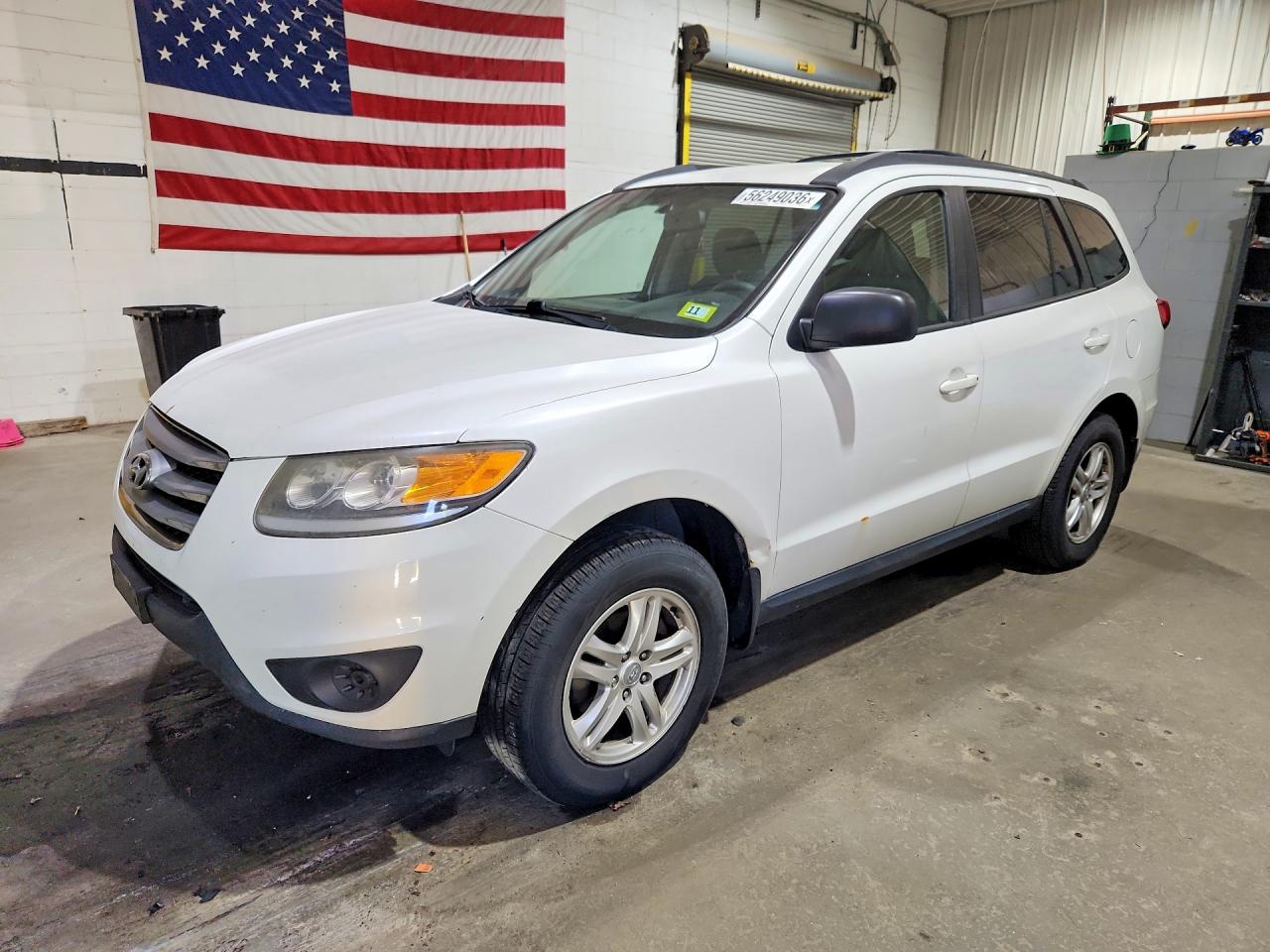 Salvage Hyundai SANTA FE Image