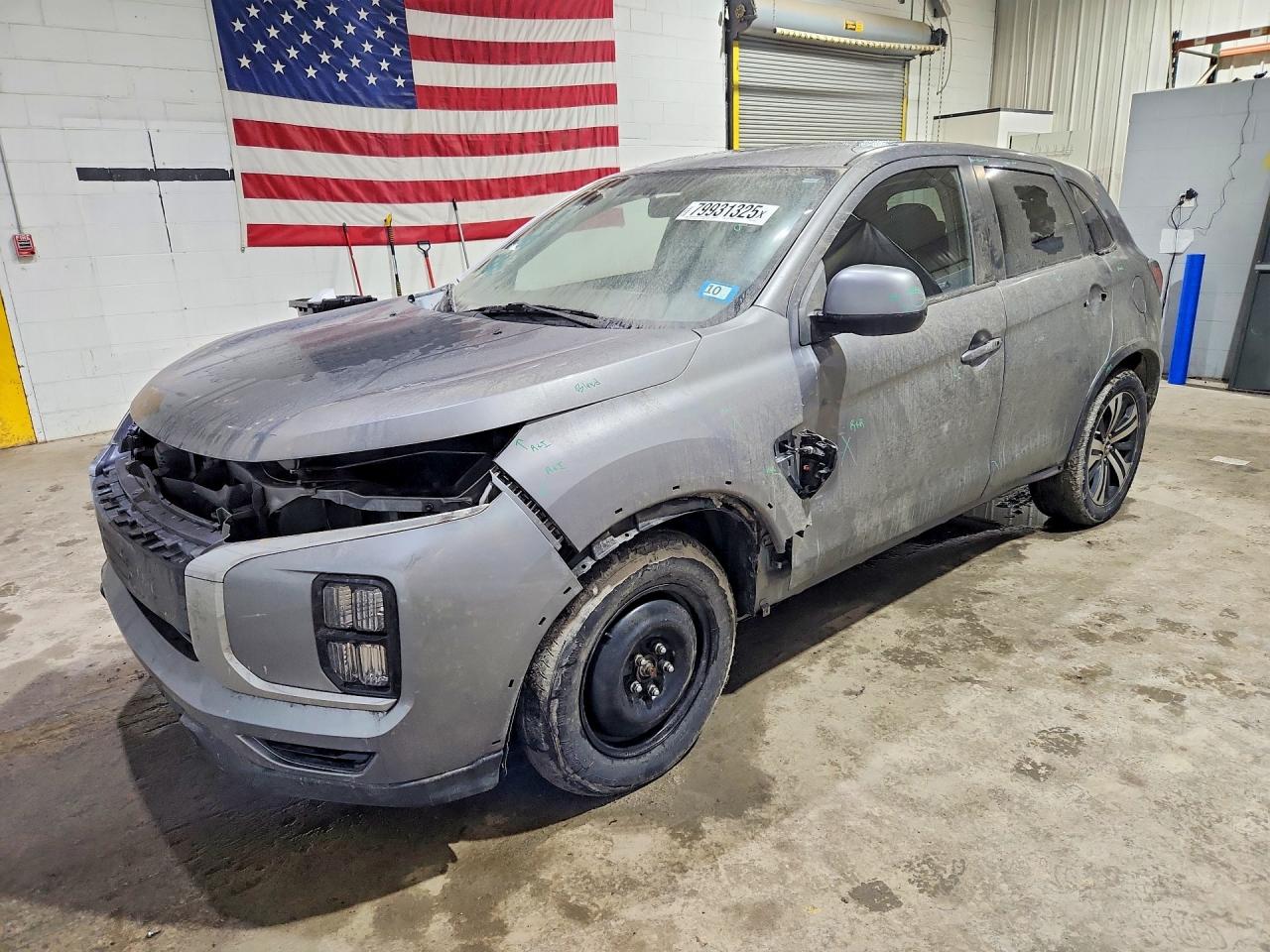 Salvage Mitsubishi Outlander Image