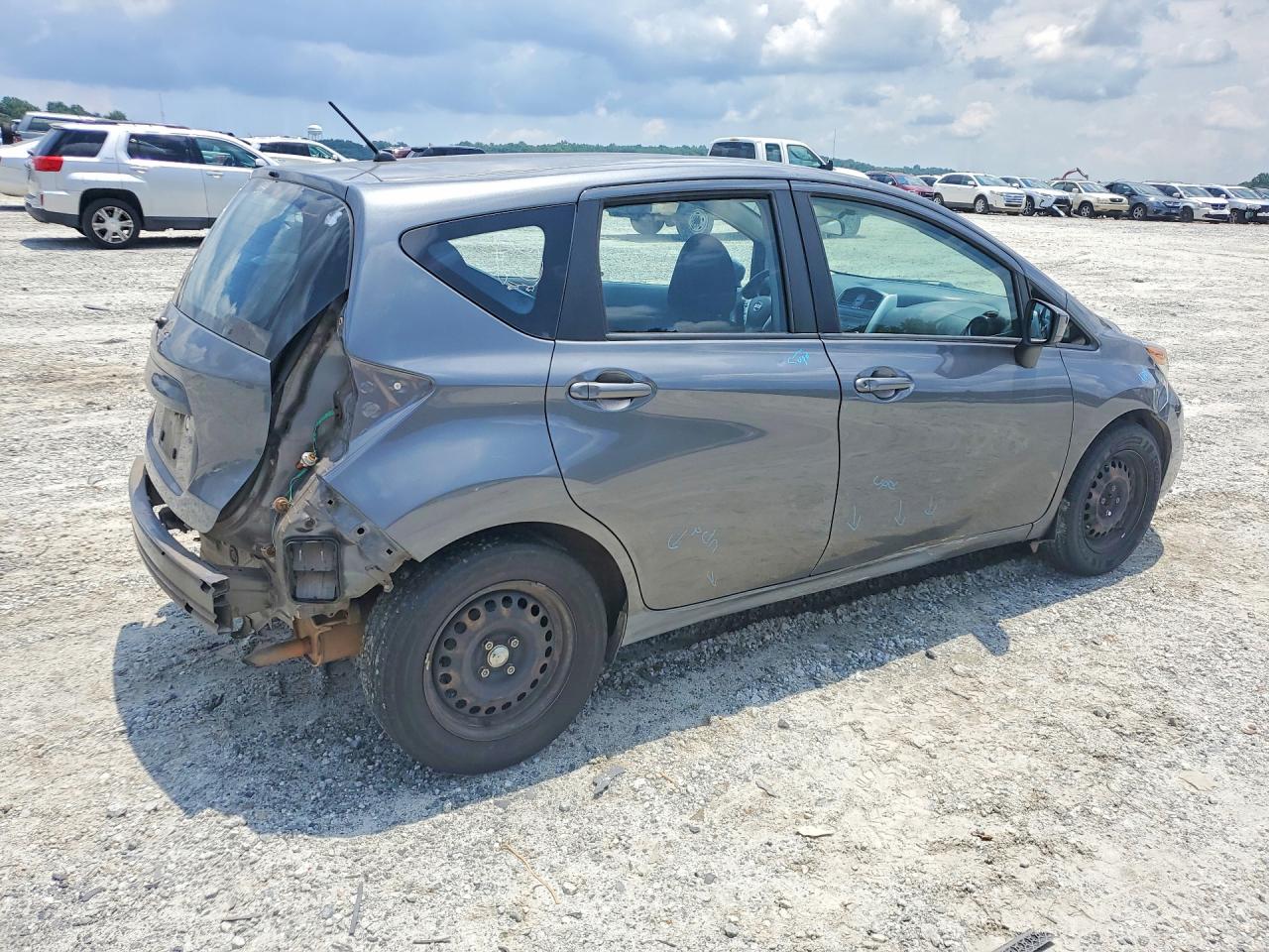Nissan Versa S