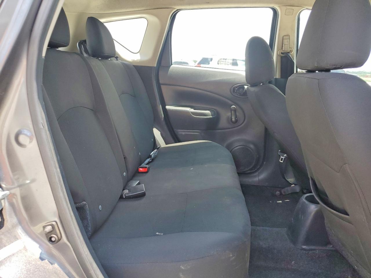 Nissan Versa S