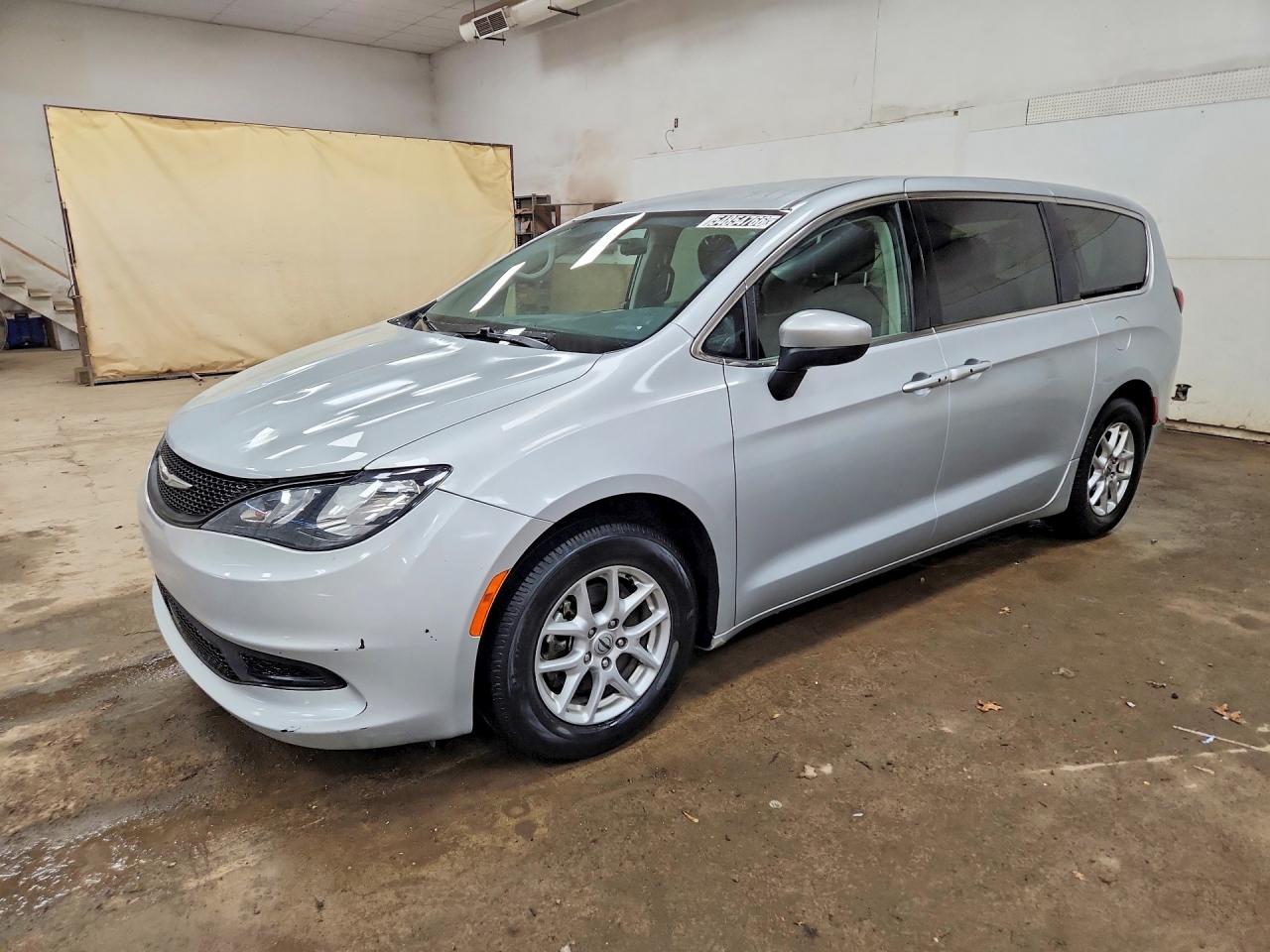 Salvage Chrysler Minivan Image