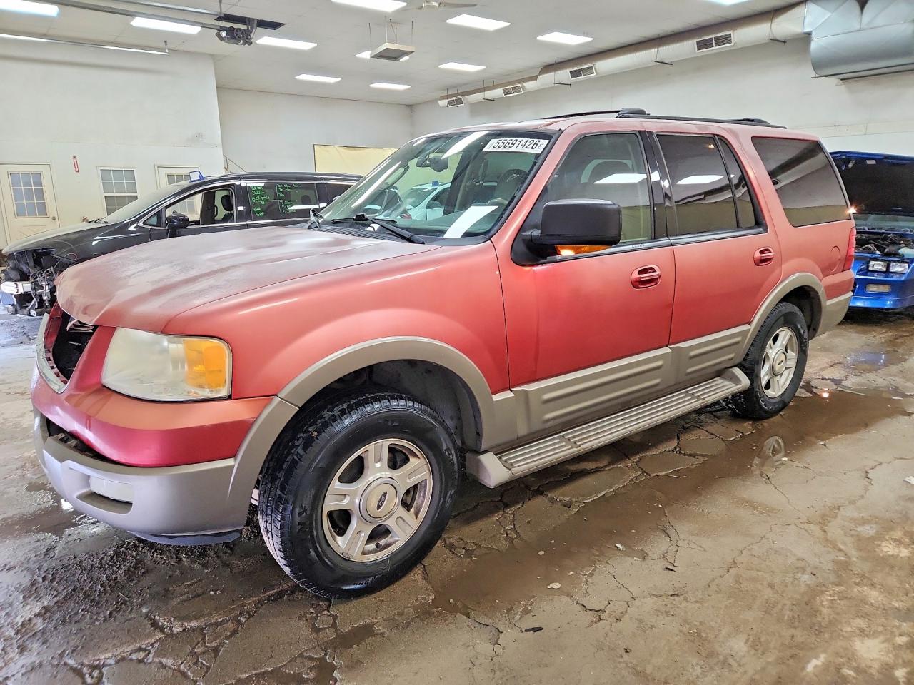 Salvage Ford Expedition Image