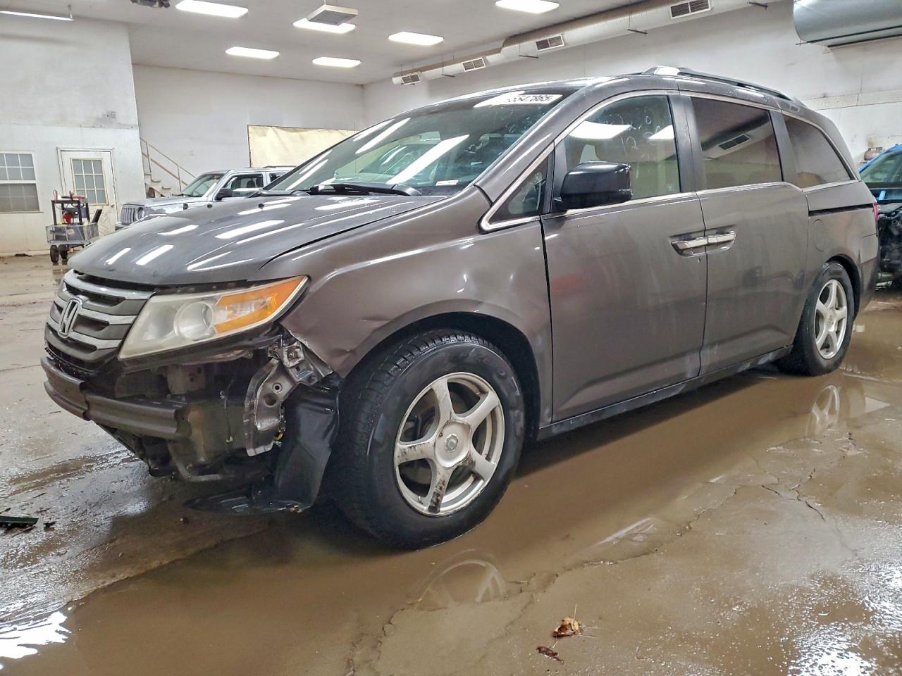 Salvage Honda Odyssey Image