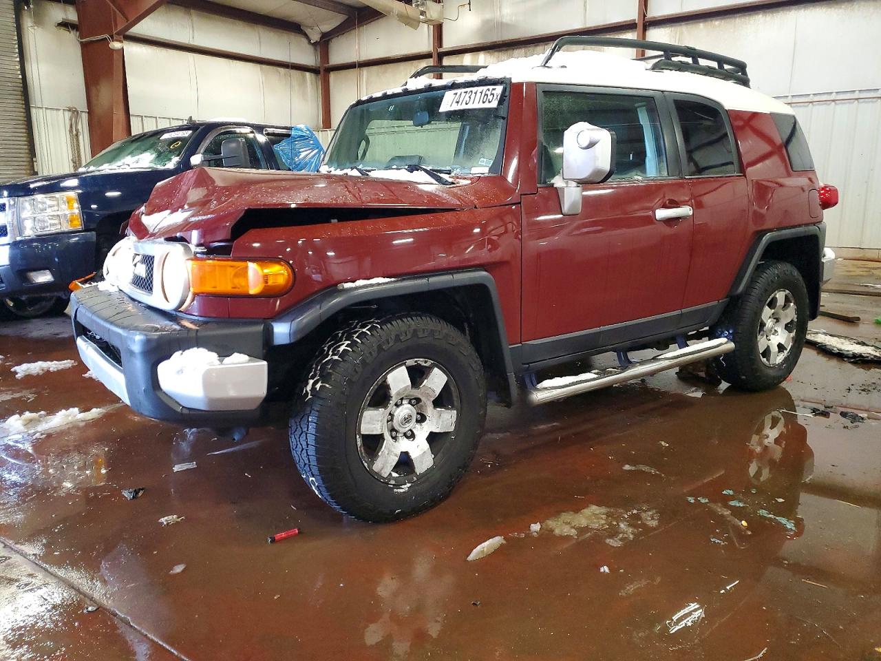 Salvage Toyota FJ Cruiser Image