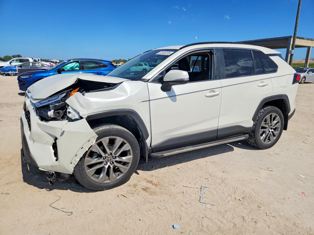 Salvage Toyota RAV4 Image