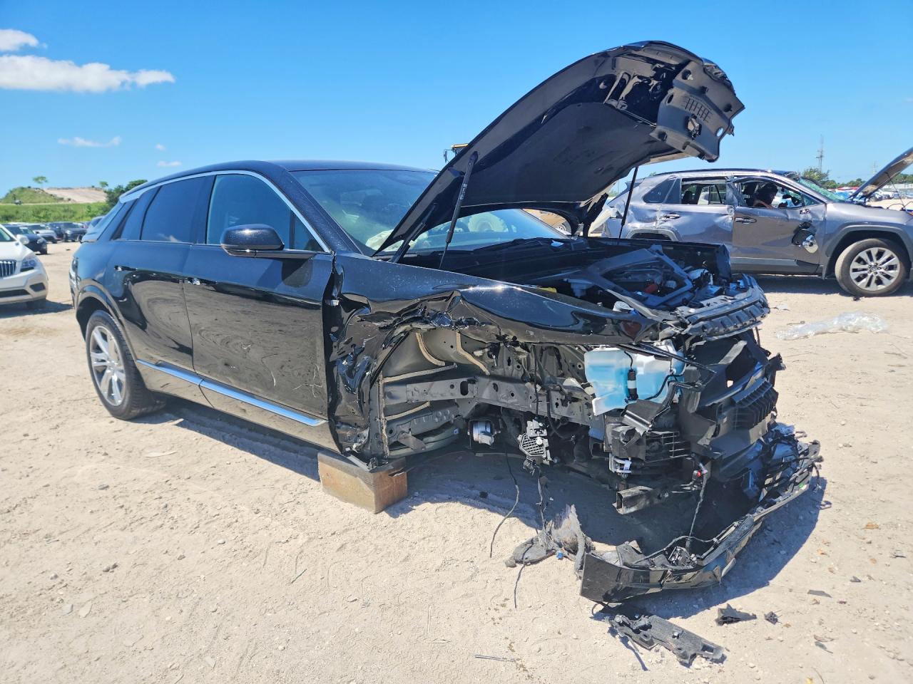 Cadillac LYRIQ Tech