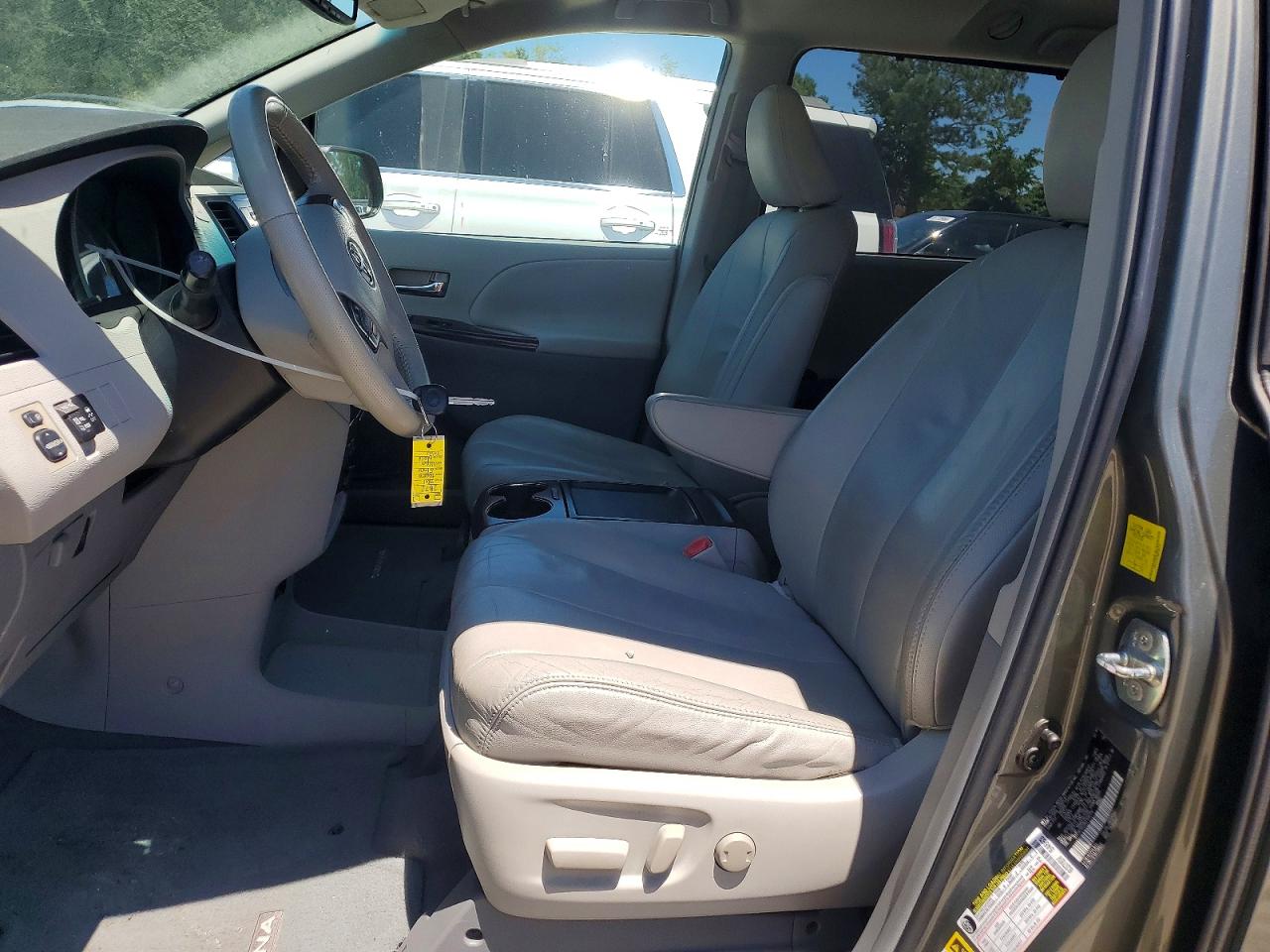 Toyota Sienna Xle 8-passenger