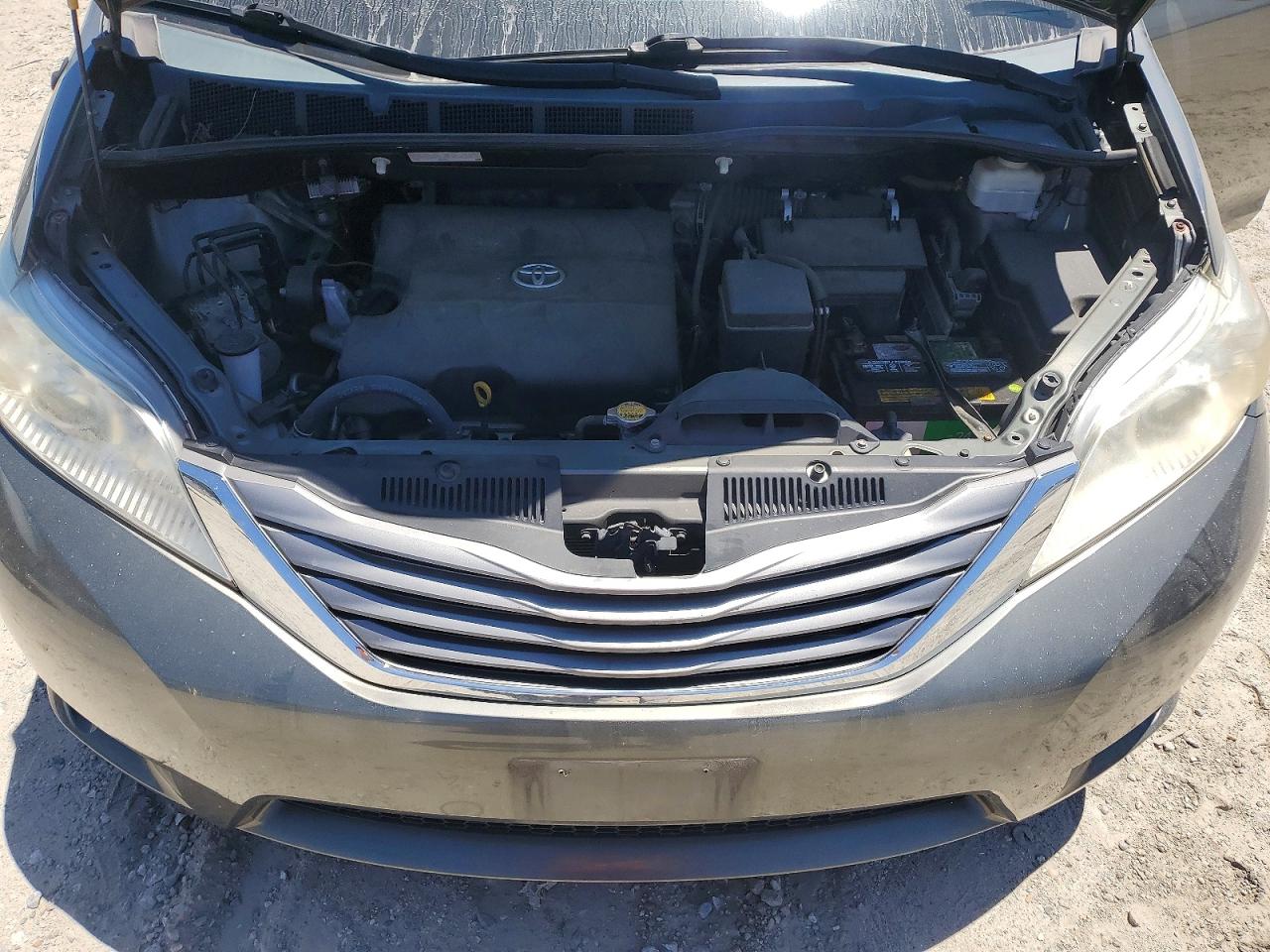 Toyota Sienna Xle 8-passenger