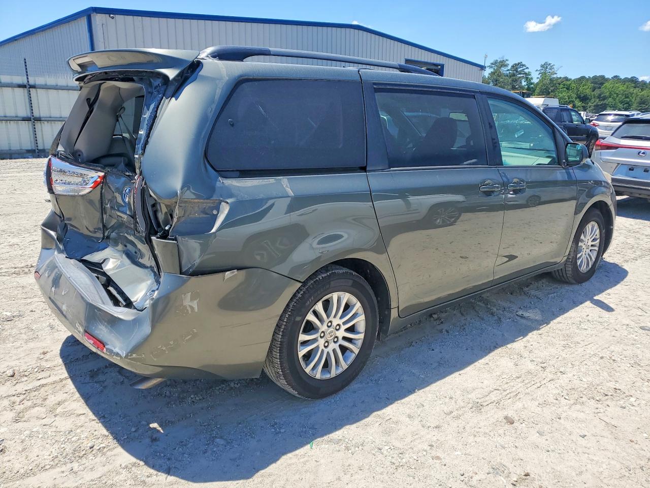 Toyota Sienna Xle 8-passenger