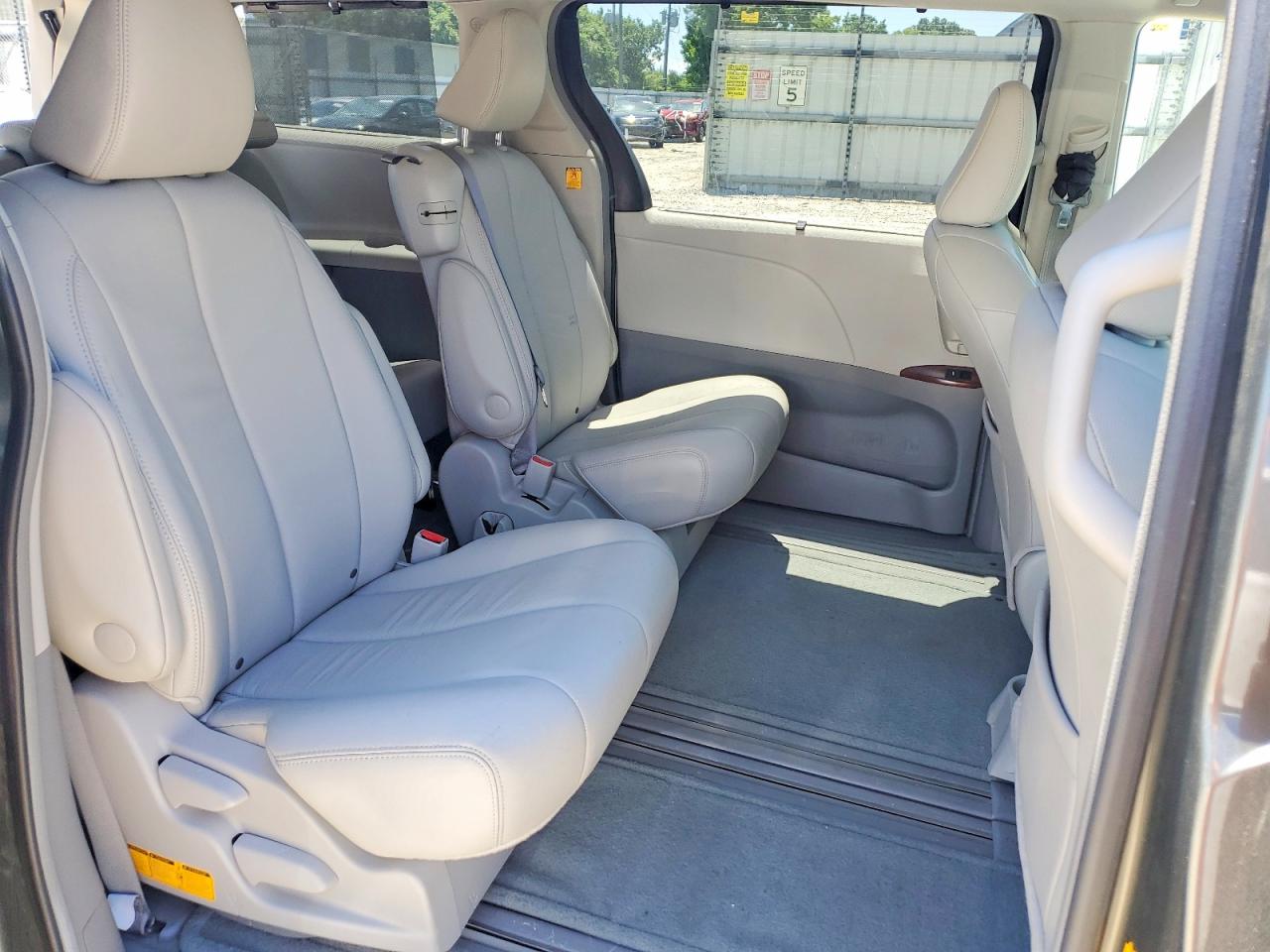 Toyota Sienna Xle 8-passenger