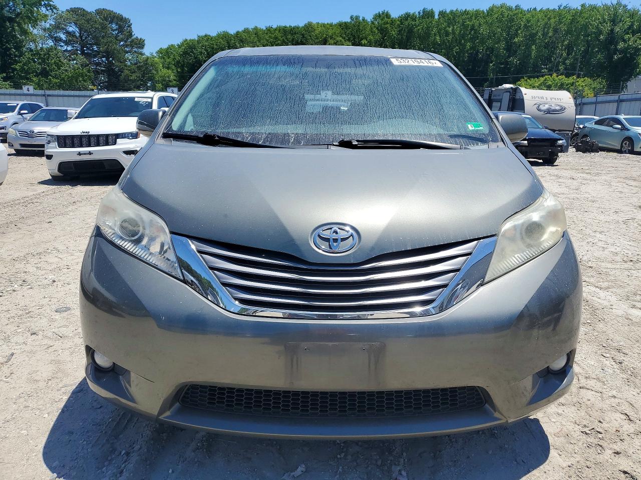 Toyota Sienna Xle 8-passenger