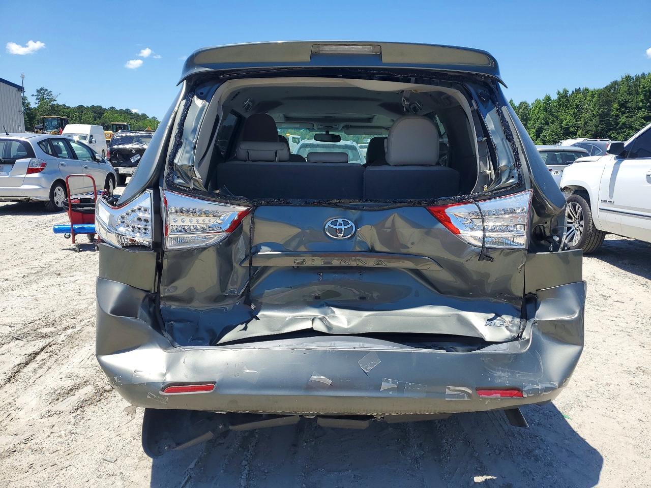 Toyota Sienna Xle 8-passenger