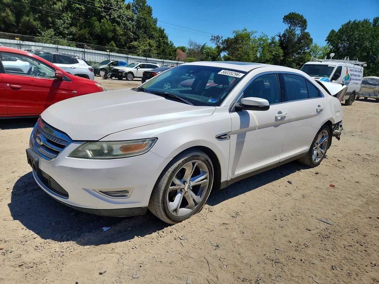 Salvage Ford Taurus Image