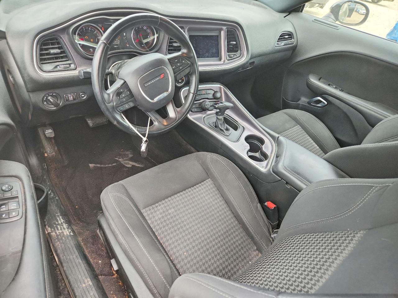 Dodge Challenger Sxt