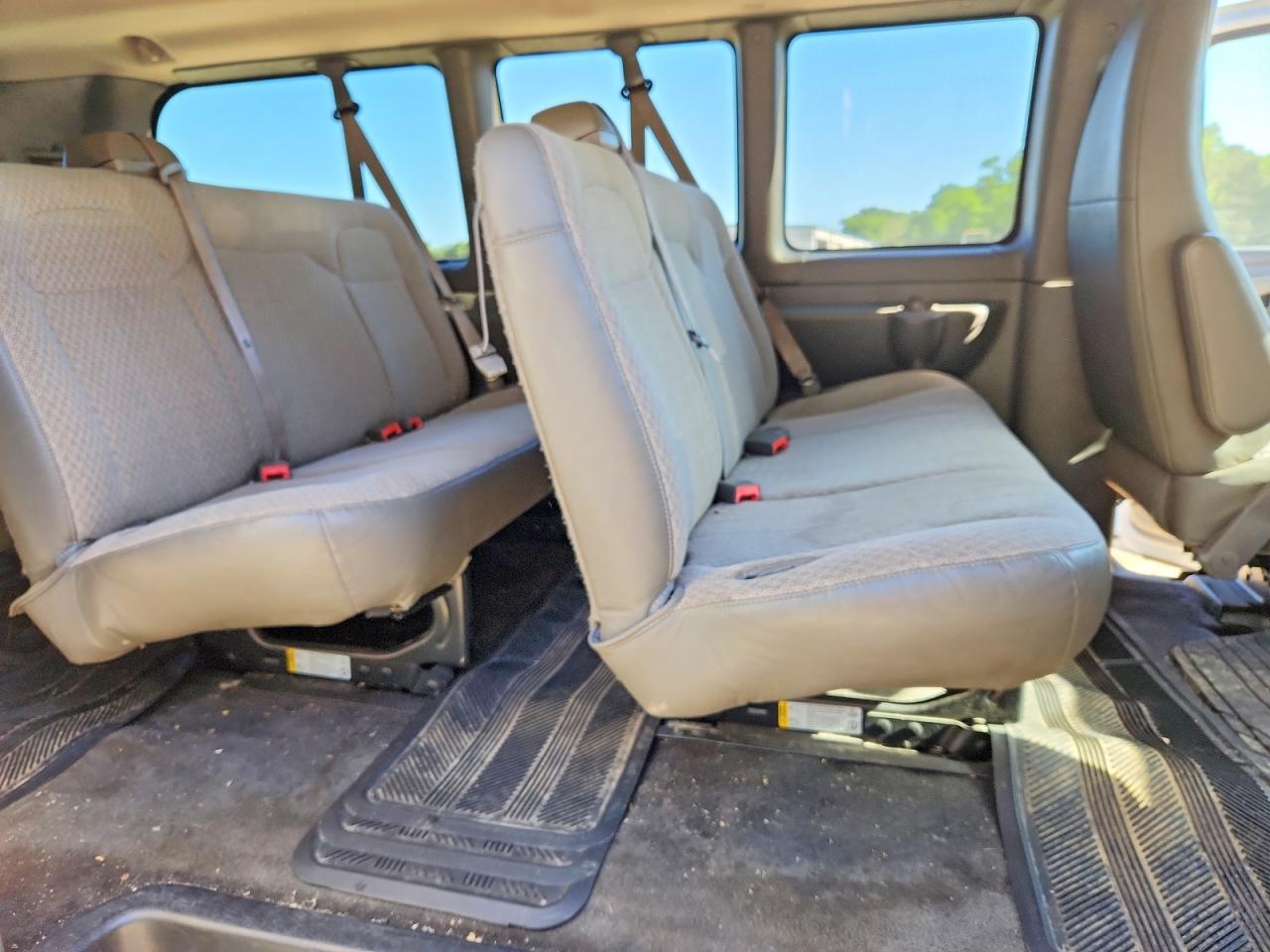 Chevrolet Express Lt