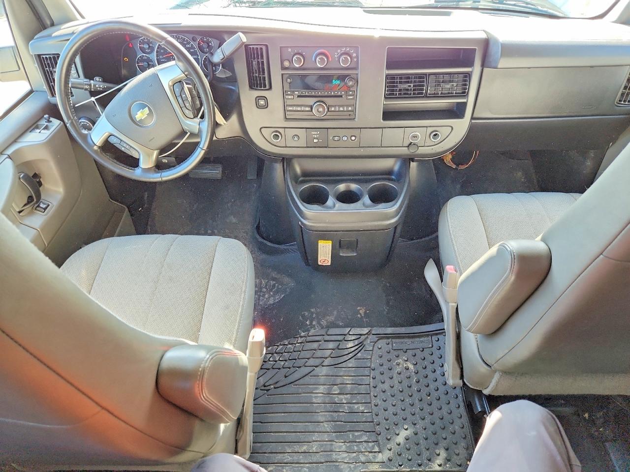 Chevrolet Express Lt
