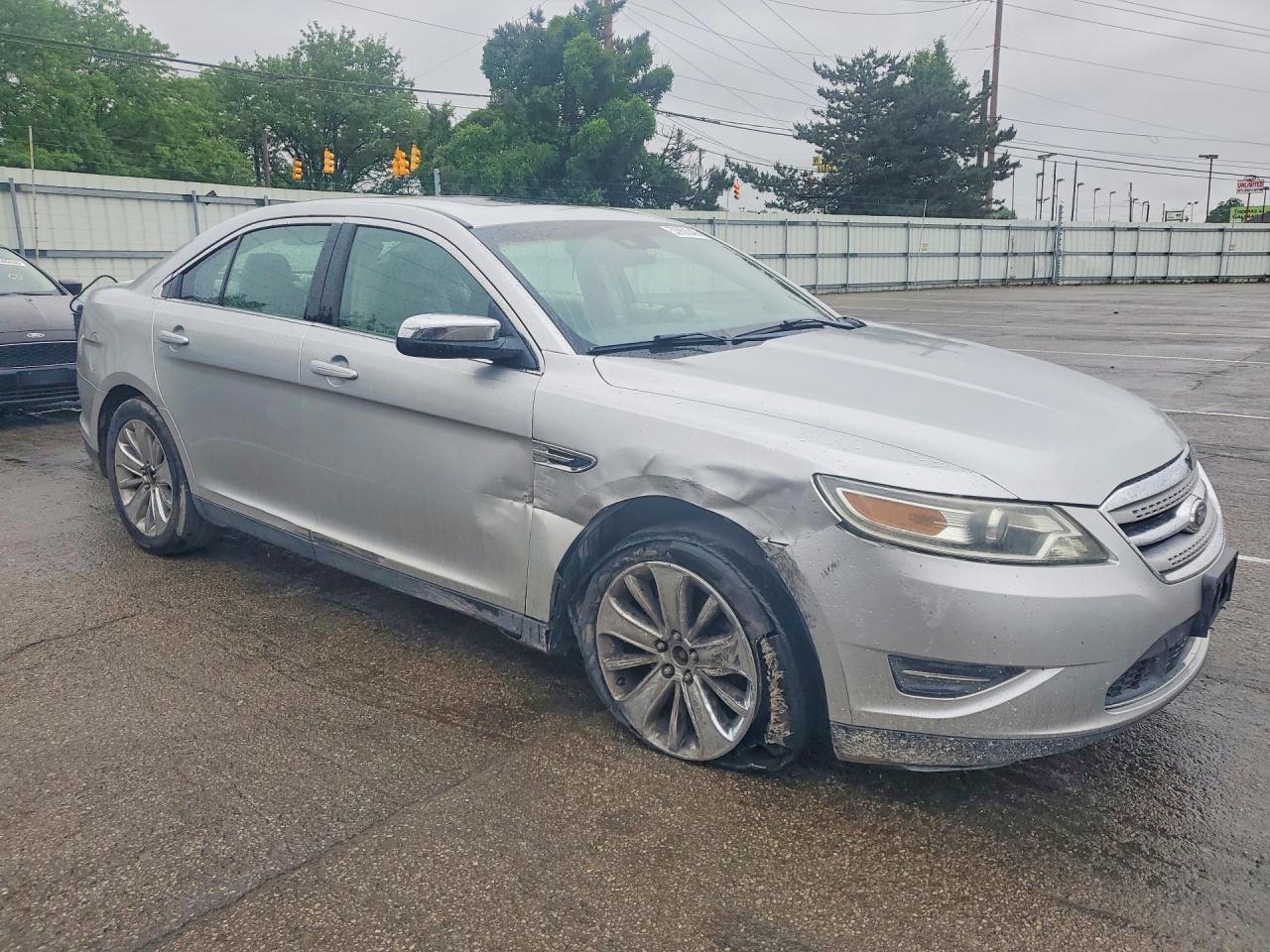 Ford Taurus Limited