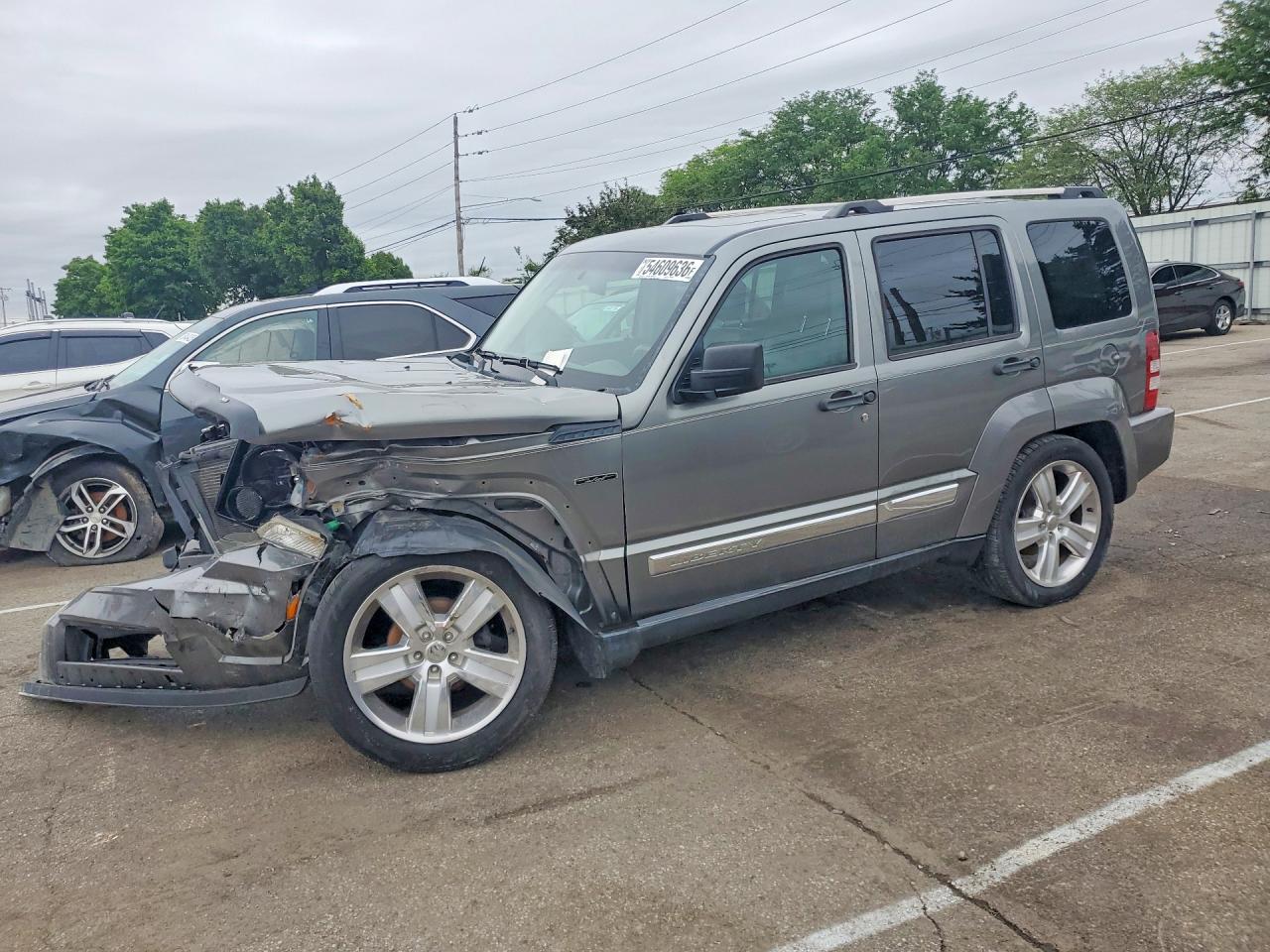 Salvage Jeep Liberty Image
