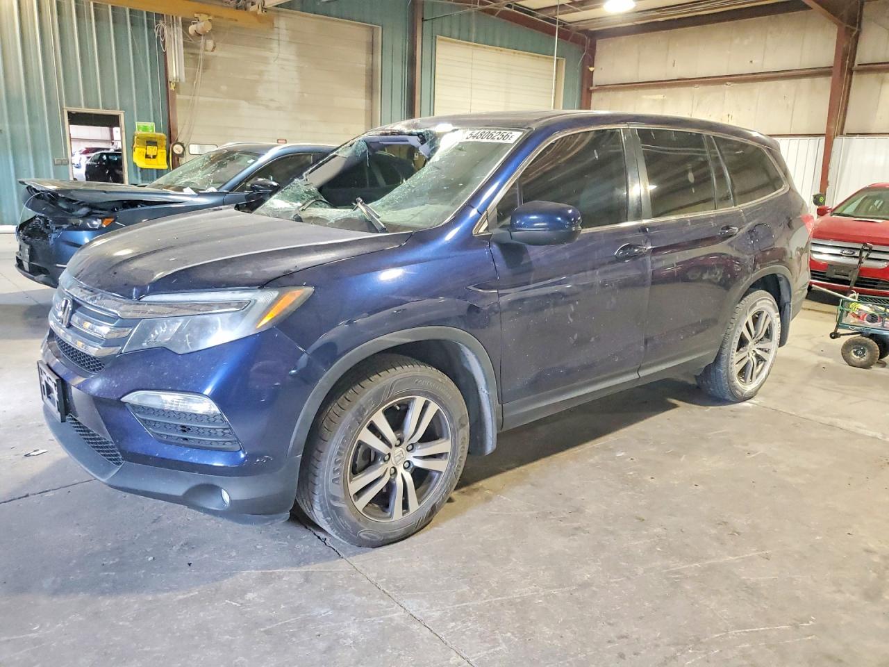 Salvage Honda Pilot Image