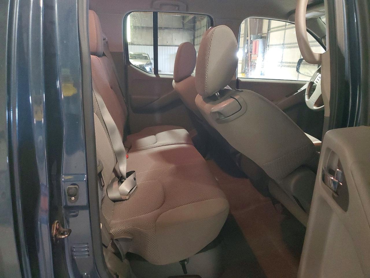Nissan Frontier S