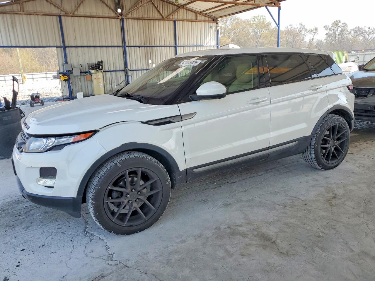 Salvage Land Rover Range Rover Image