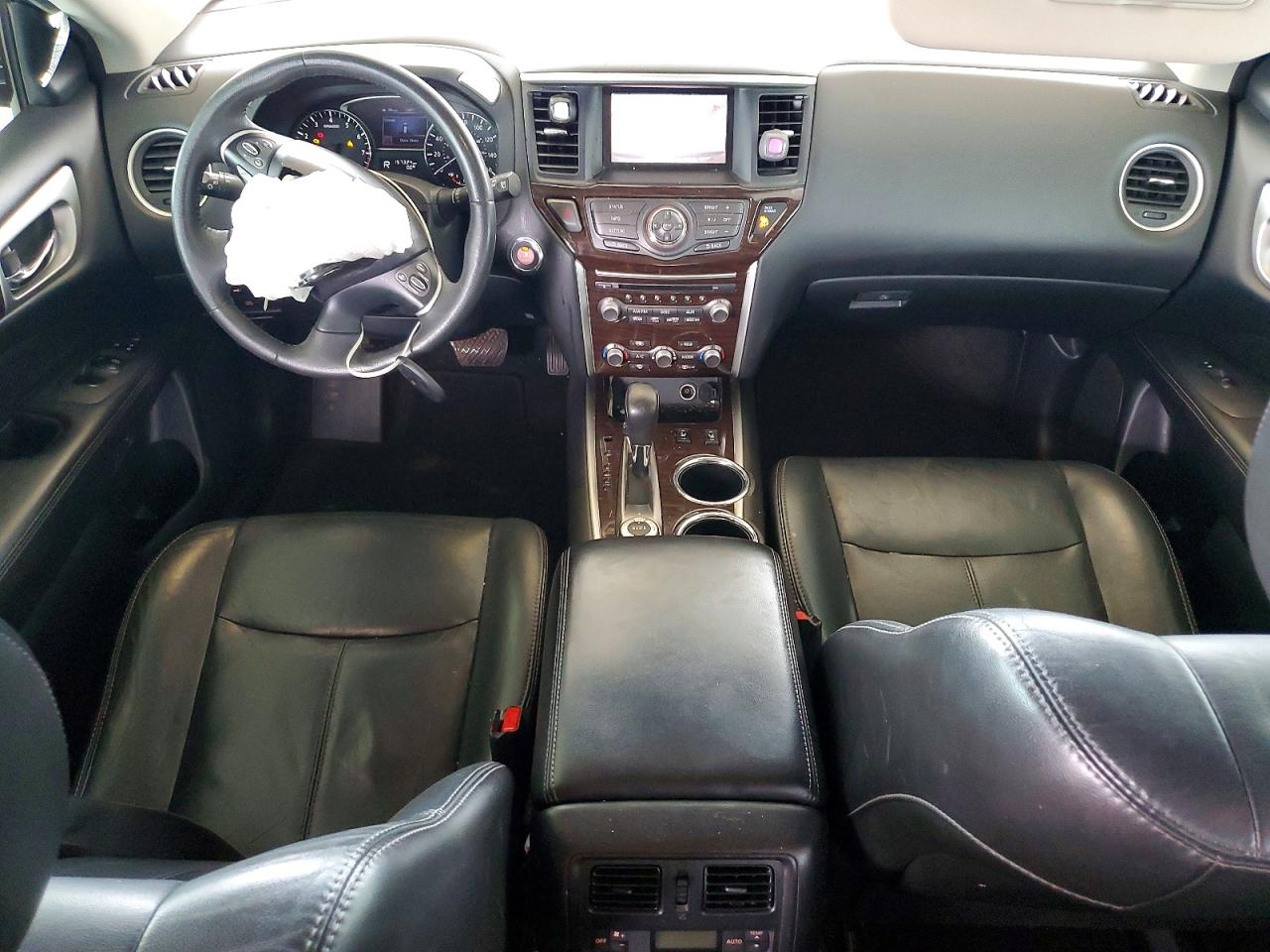 Nissan Pathfinder S