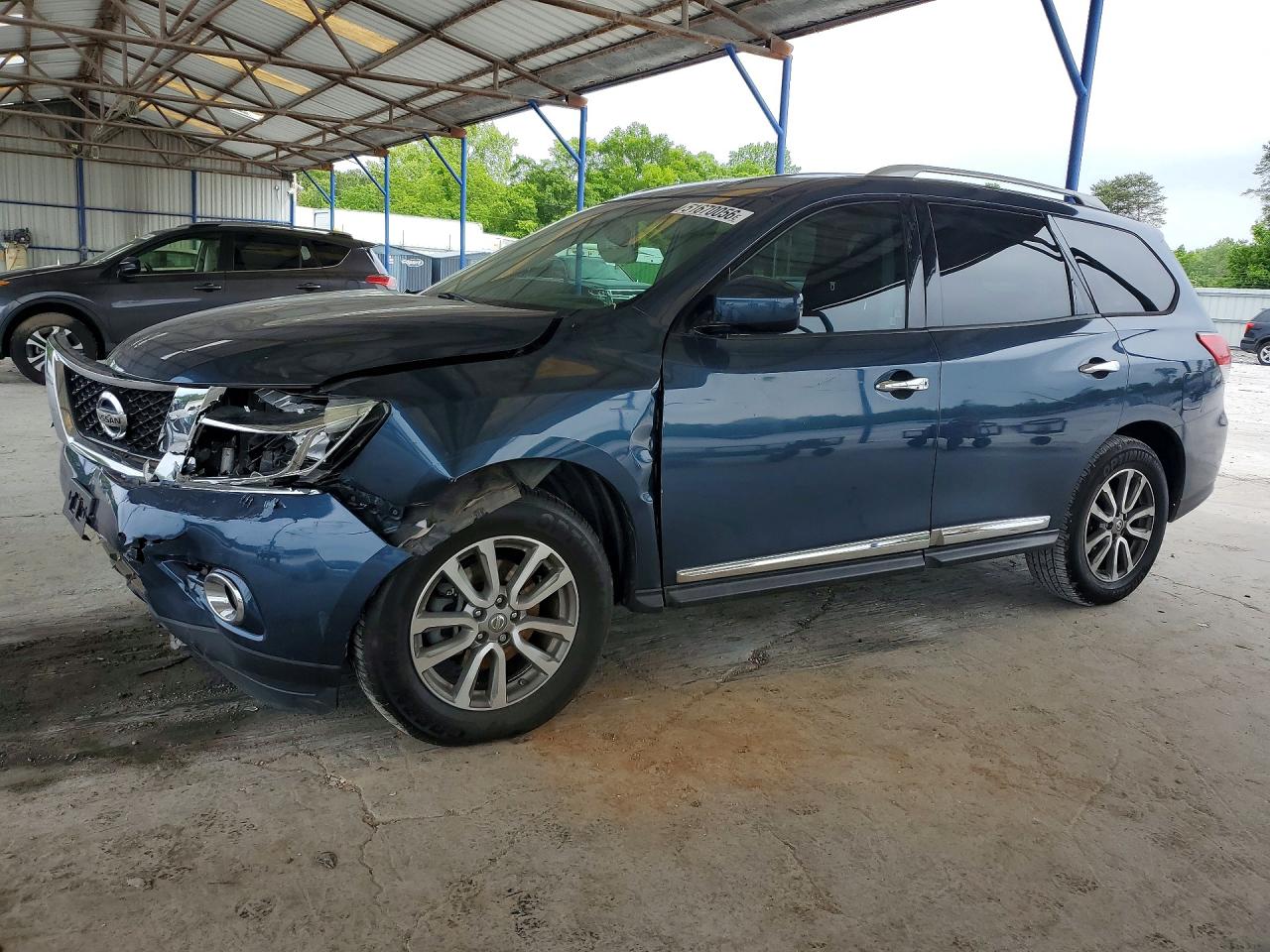 Salvage Nissan Pathfinder Image