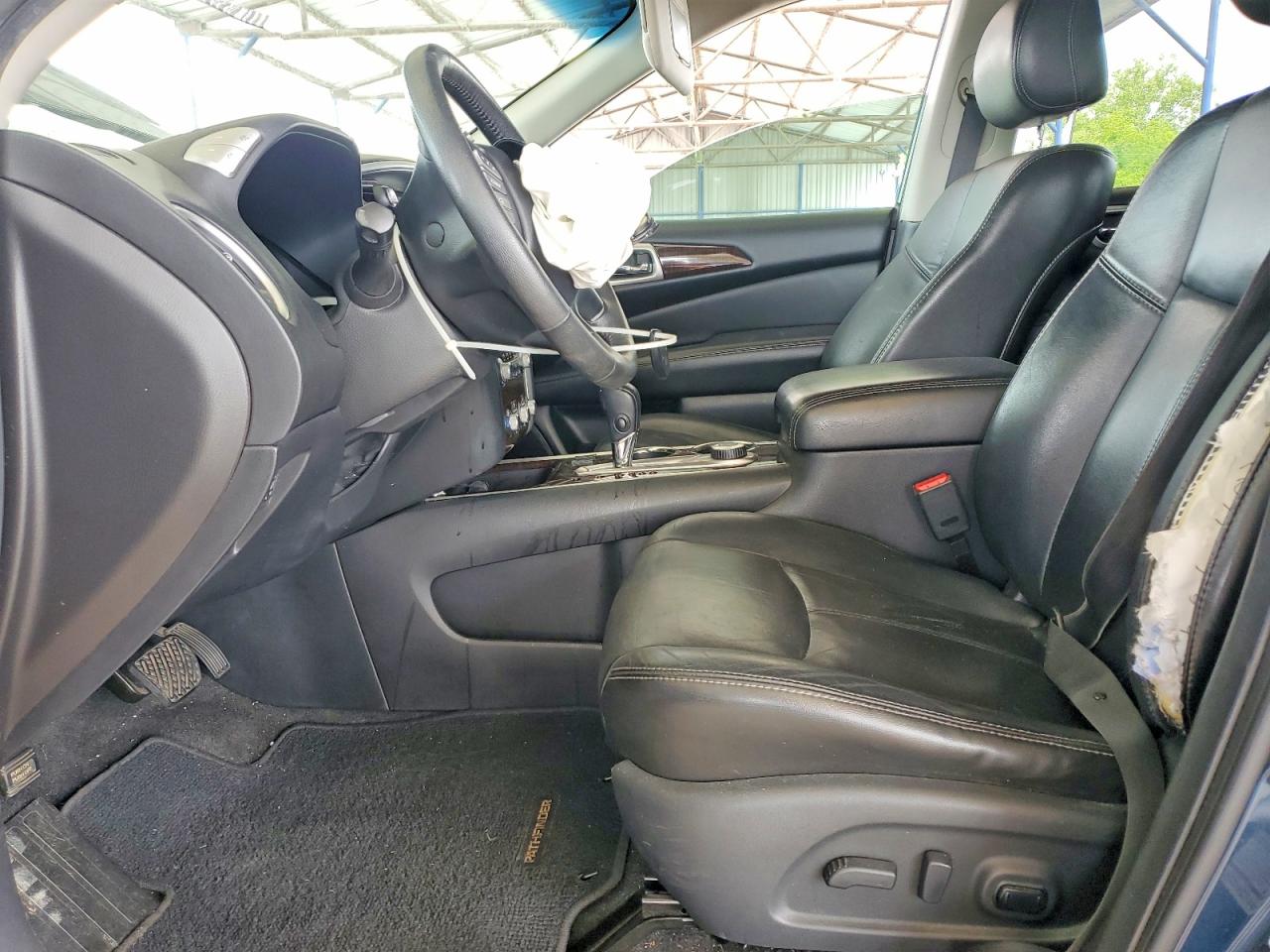 Nissan Pathfinder S