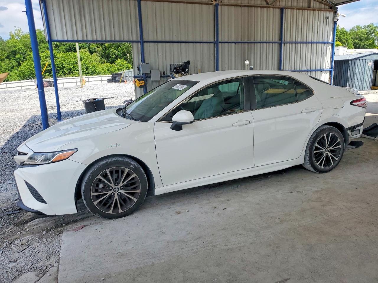 Salvage Toyota Camry Image